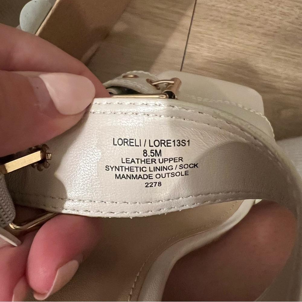 Steve Madden | Loreli Ankle Strap Heel in Bone Leath 8.5 - Picture 3 of 7